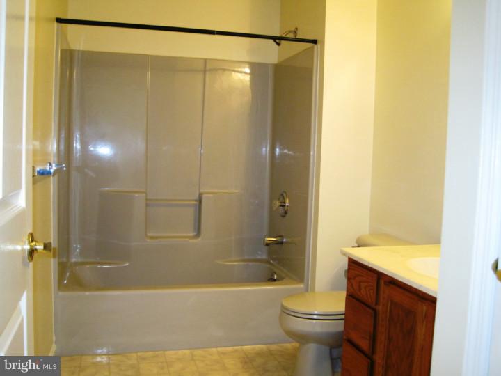 461 Country Way Mickleton, NJ 08056 - Photo 12 of 16 Bathroom