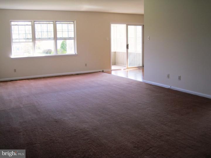 461 Country Way Mickleton, NJ 08056 - Photo 5 of 16 Living Room