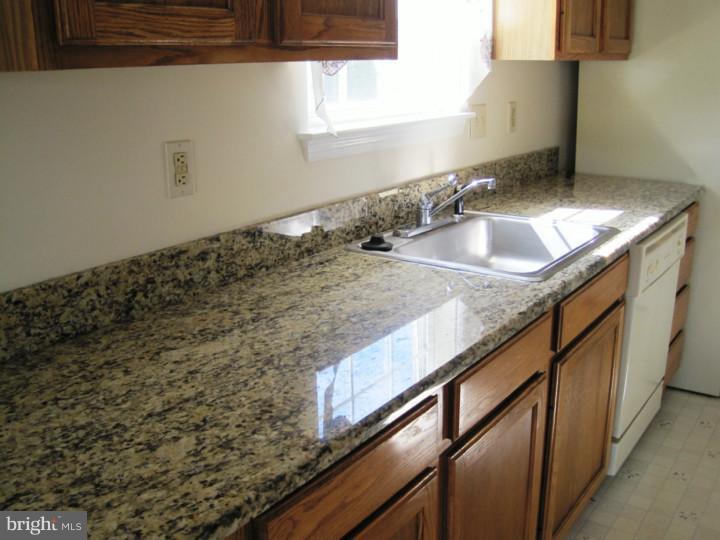 461 Country Way Mickleton, NJ 08056 - Photo 8 of 16 Kitchen