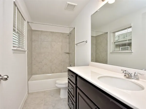 $2,400 | 3200 College Park Drive, Unit 130, Round Rock, TX 78665
