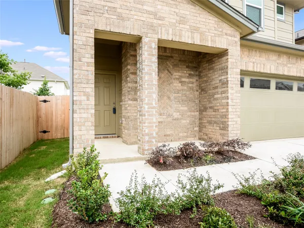 $2,400 | 3200 College Park Drive, Unit 130, Round Rock, TX 78665