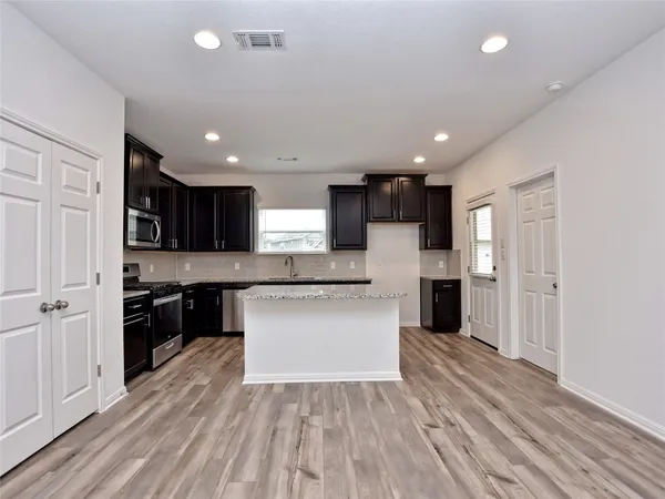 $2,400 | 3200 College Park Drive, Unit 130, Round Rock, TX 78665