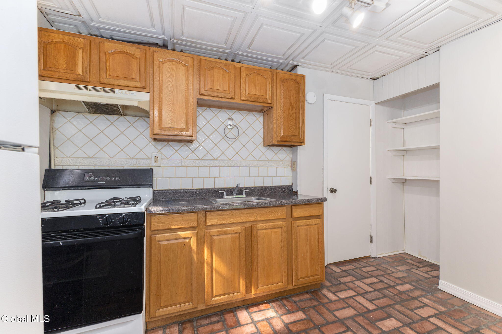 134 Front Street Schenectady, NY 12305 - Photo 9 of 45 9-134FrontSt_09