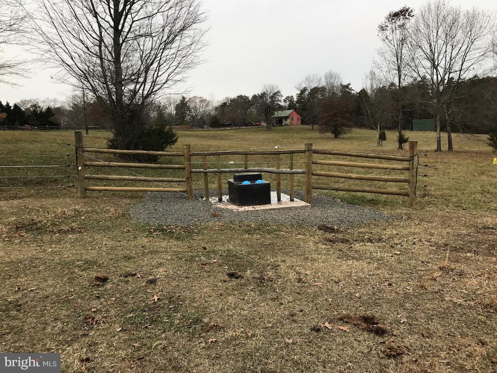 8075 Taylor Road Catlett, VA 20119 - Photo 19 of 23 Paddock Automatic Drinkers Frost resistant'