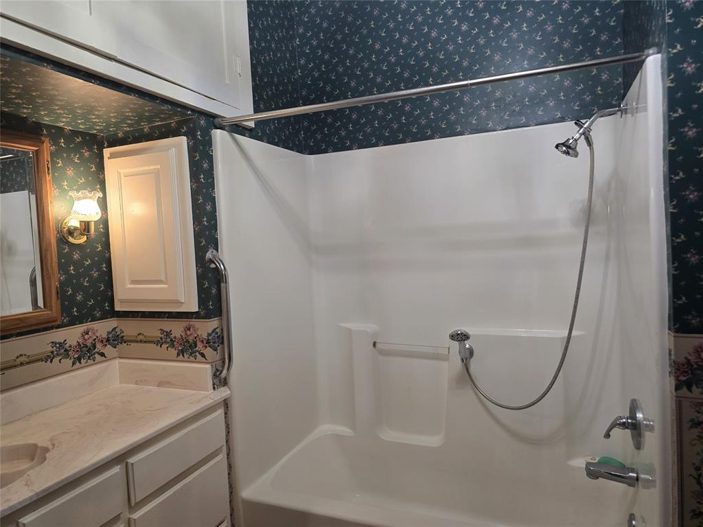 324 East Liberty Street Pilot Point, TX 76258 - Photo 12 of 22 2nd Bathroom