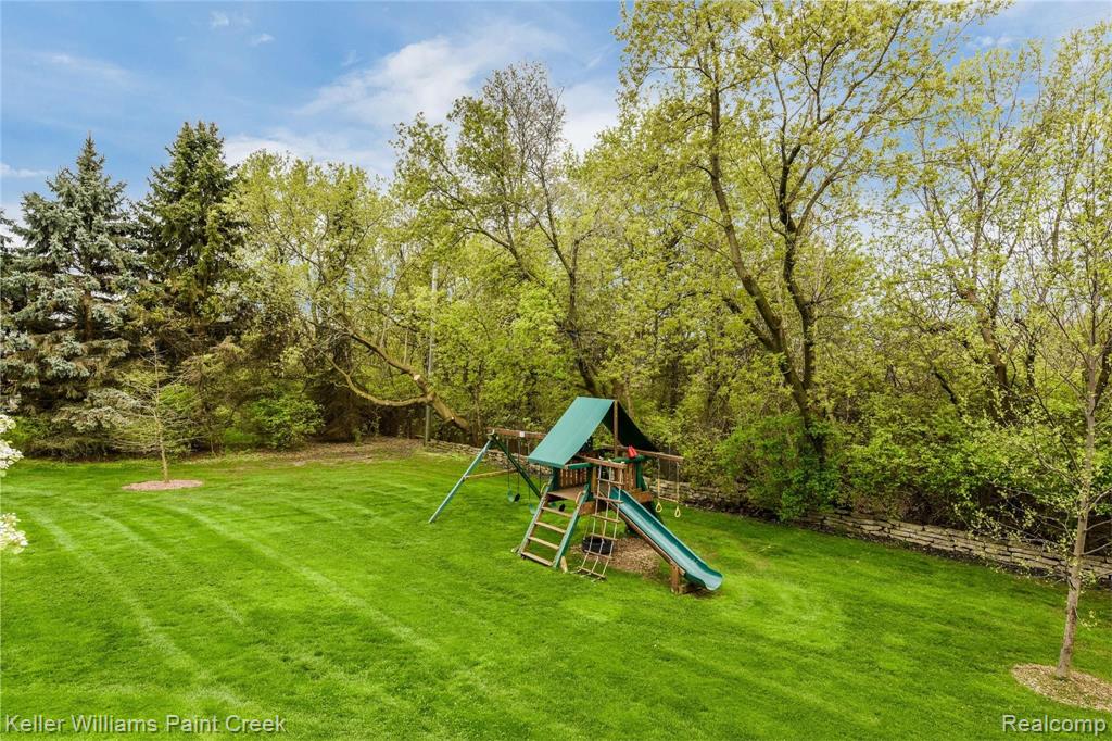 132 Saxon Court Rochester Hills, MI 48307 - Photo 39 of 45
