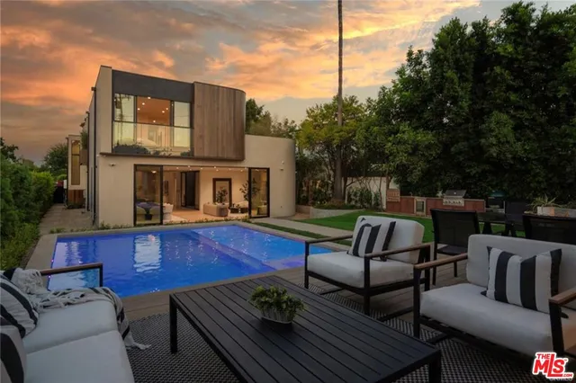 $4,890,000 | 4939 Petit Avenue, Encino, CA 91436