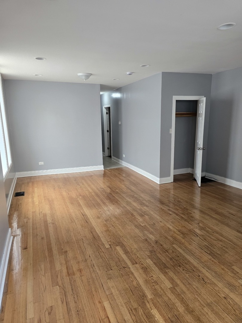 5621 South Green Street Chicago, IL 60621 - Photo 4 of 24