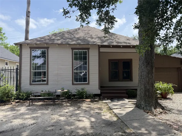 $1,850 | 1418 Yale Street, Houston, TX 77008