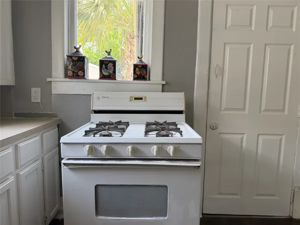 $1,850 | 1418 Yale Street, Houston, TX 77008