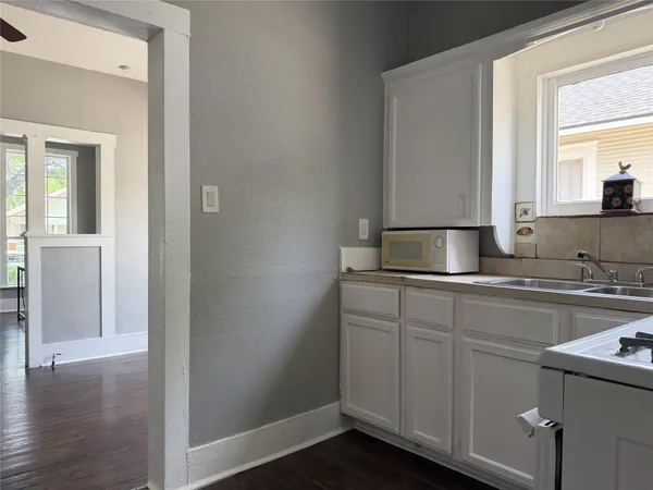 $1,850 | 1418 Yale Street, Houston, TX 77008