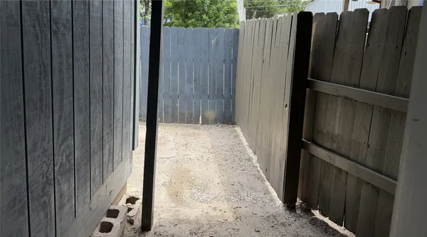 $1,850 | 1418 Yale Street, Houston, TX 77008