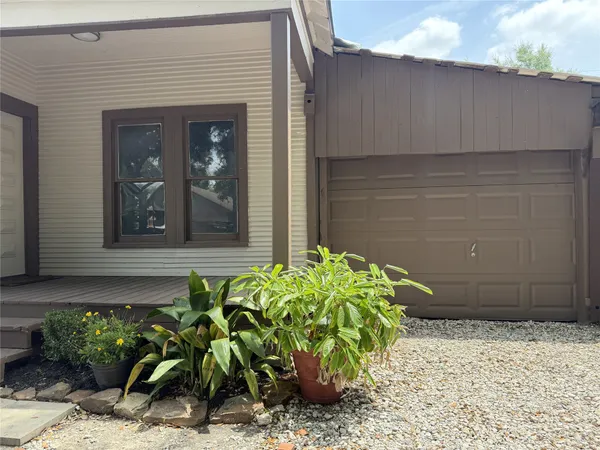 $1,850 | 1418 Yale Street, Houston, TX 77008