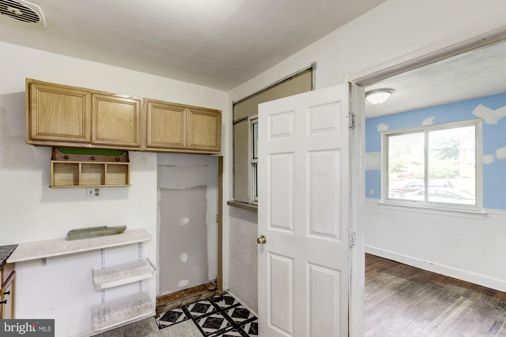8537 Riggs Road Hyattsville, MD 20783 - Photo 18 of 31 Kitchen