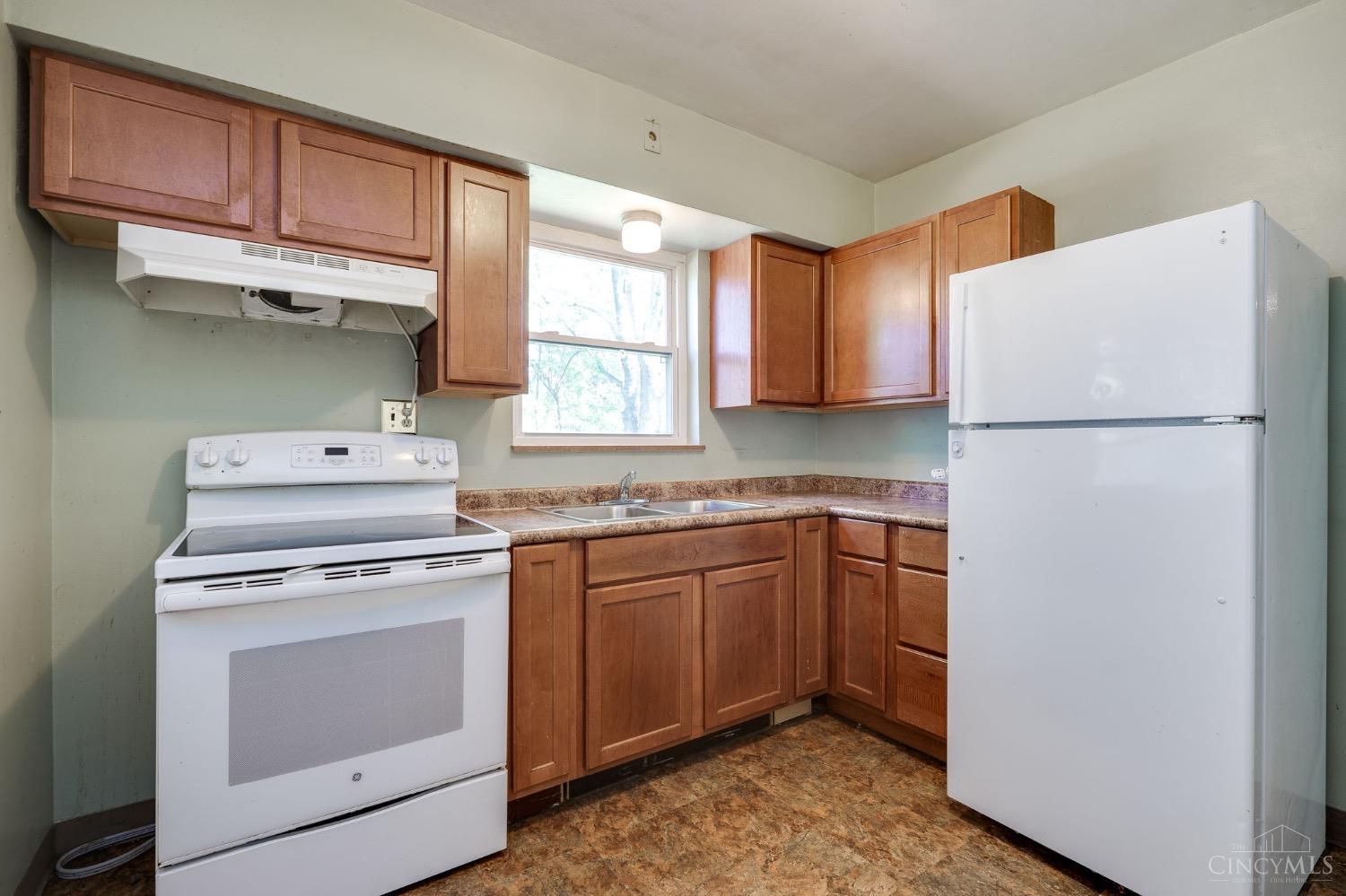 8238 Forest Road Cincinnati, OH 45255 - Photo 12 of 36