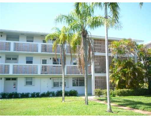 20 Southeast 13th Street, Unit B1 Boca Raton, FL 33432 - Photo 2 of 9 Additional Photo