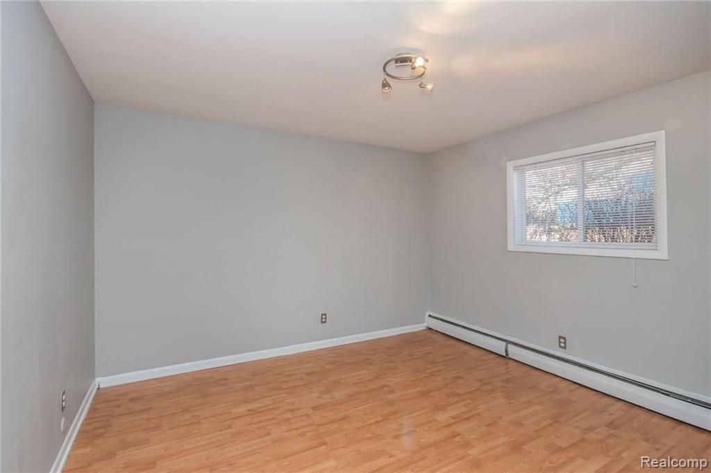 649 West Maple Road, Unit 6492 Clawson, MI 48017 - Photo 12 of 27