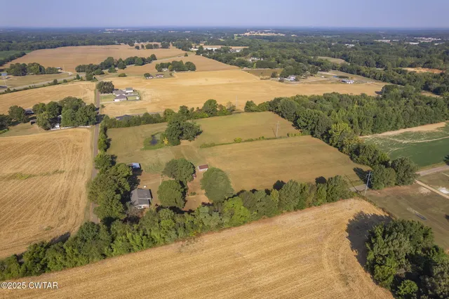 an aerial view of a houses