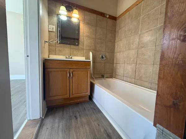 $1,400 | 42 Franklin Street, Unit F, Franklin, NH 03235