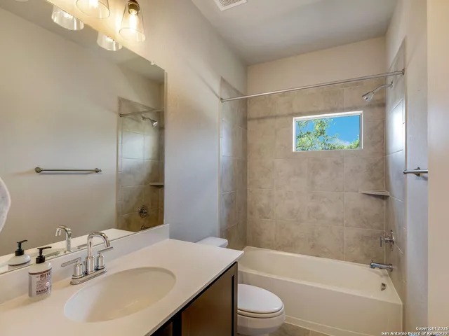 $434,000 | 128 Frank Jones, Blanco, TX 78606