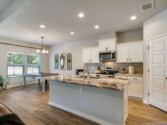 $434,000 | 128 Frank Jones, Blanco, TX 78606