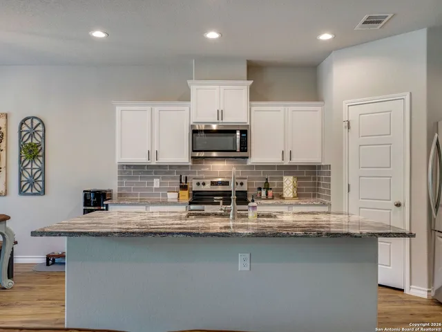 $434,000 | 128 Frank Jones, Blanco, TX 78606