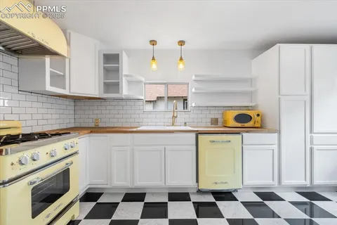 $2,200,000 | 125 Ruxton Avenue, Manitou Springs, CO 80829