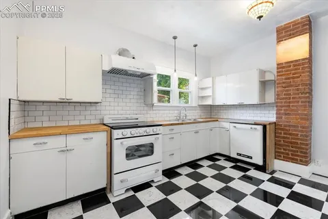 $2,200,000 | 125 Ruxton Avenue, Manitou Springs, CO 80829