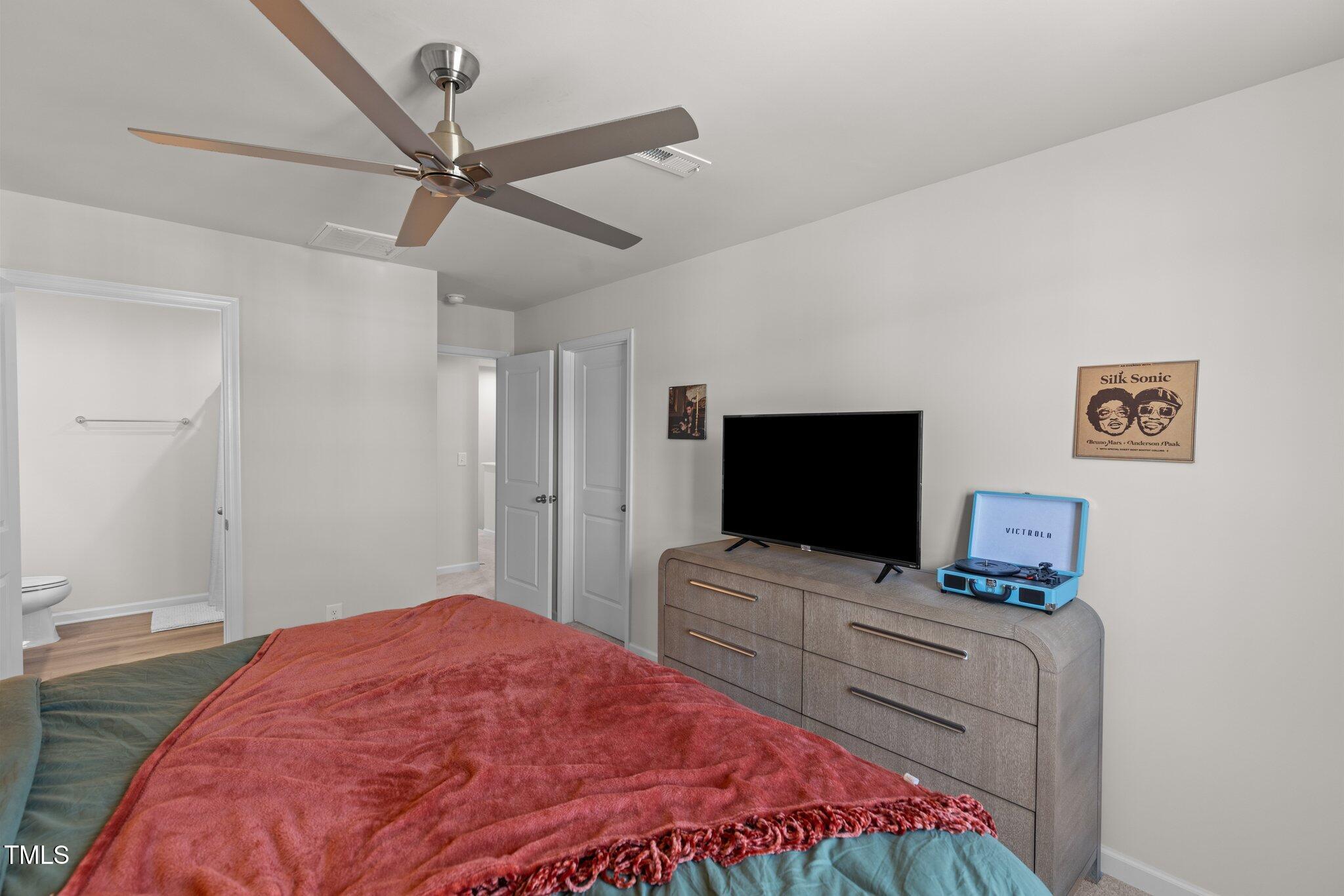 6854 Tarik Lane Raleigh, NC 27610 - Photo 19 of 41 20-web-or-mls-8Y3A6098