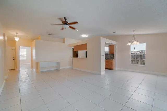 $3,200 | 14 Misty Meadow Drive, Boynton Beach, FL 33436