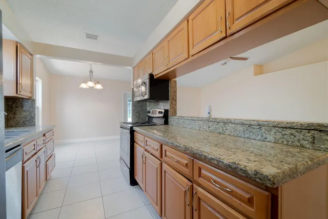 $3,200 | 14 Misty Meadow Drive, Boynton Beach, FL 33436