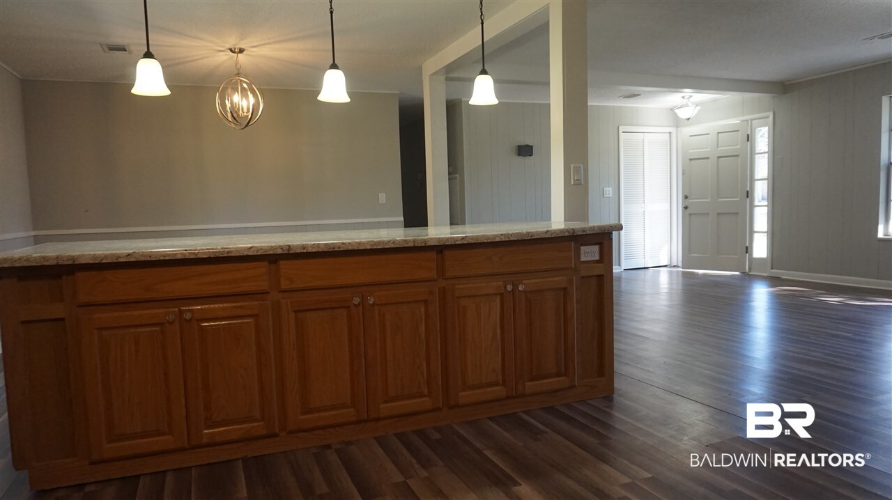 621 East Verbena Avenue Foley, AL 36535 - Photo 10 of 26