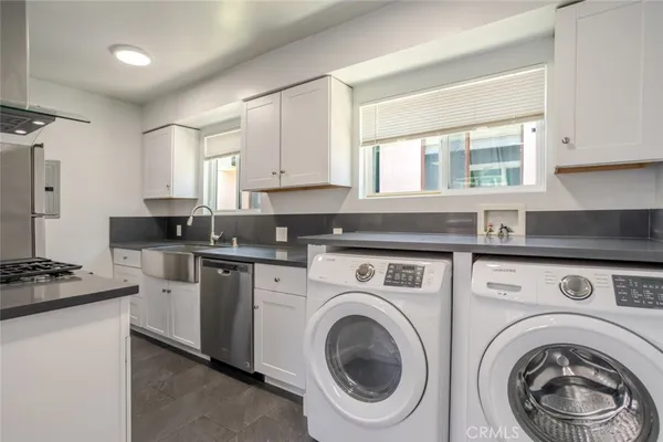 $2,300 | 3106 West Victory Boulevard, Unit C, Burbank, CA 91505