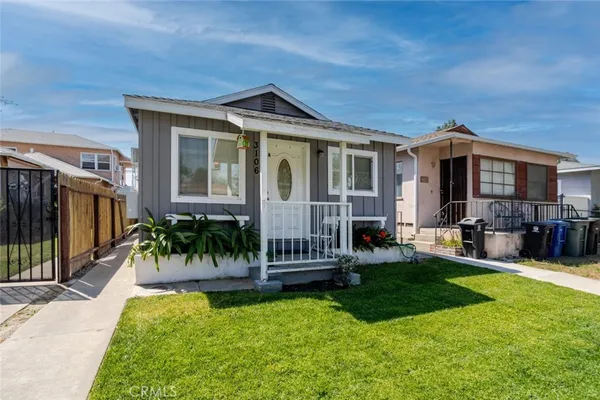 $2,300 | 3106 West Victory Boulevard, Unit C, Burbank, CA 91505
