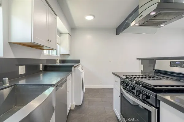 $2,300 | 3106 West Victory Boulevard, Unit C, Burbank, CA 91505