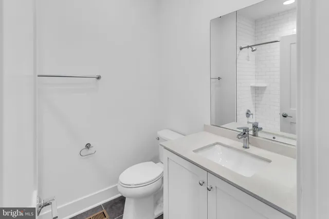 a balcony with view of outdoor space