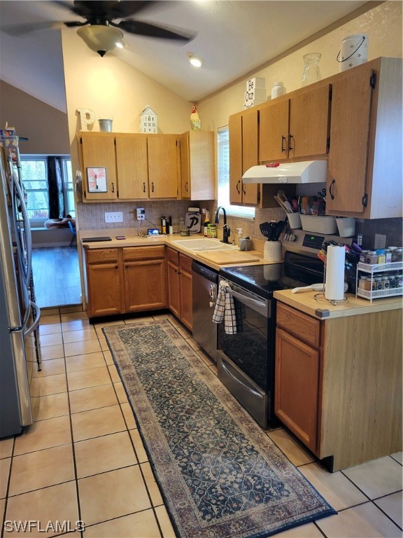 17520 Braddock Road Fort Myers, FL 33967 - Photo 7 of 31 a kitchen with a sink cabinets and window