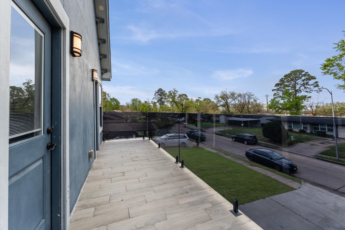 5215 Kelso Street Houston, TX 77021 - Photo 27 of 47 a view of a backyard with sitting area