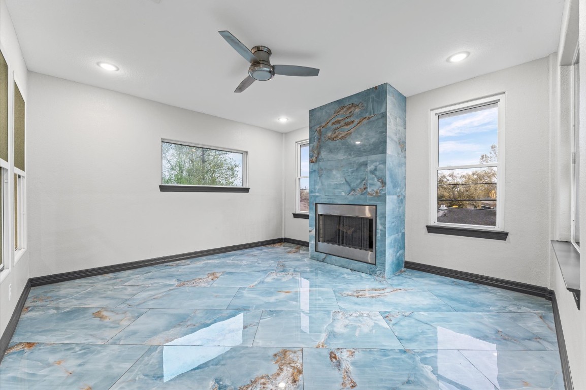 5215 Kelso Street Houston, TX 77021 - Photo 31 of 47 a view of an empty room with a window