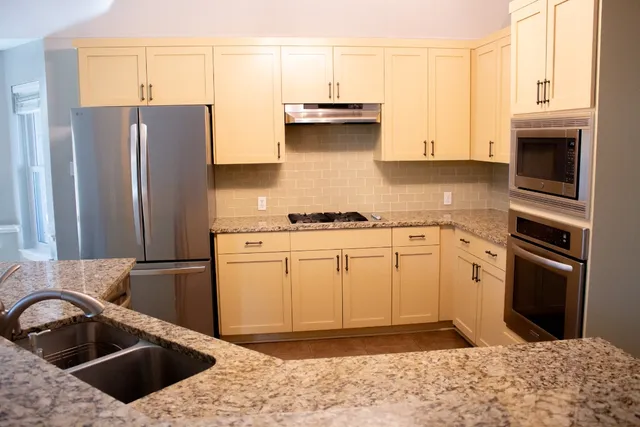 $3,350 | 12721 Oxen Way, Austin, TX 78732