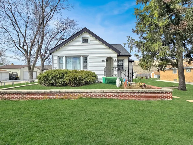 $499,999 | 5010 Harold Avenue, Schiller Park, IL 60176