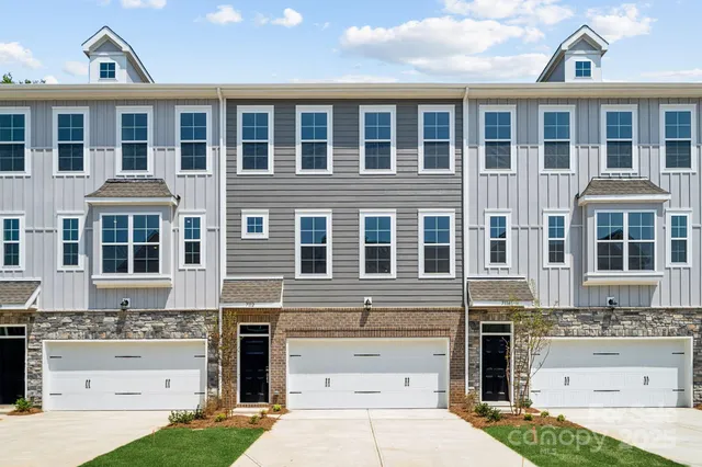 $422,065 | 7132 Brookview Lane, Sherrills Ford, NC 28673