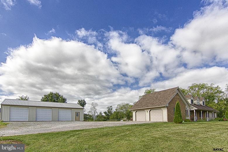 5565 Pine Road Thomasville, PA 17364 - Photo 2 of 23 Gallery Image 2