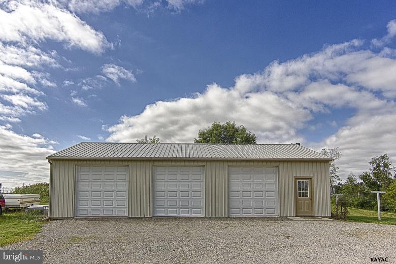 5565 Pine Road Thomasville, PA 17364 - Photo 3 of 23 Gallery Image 3