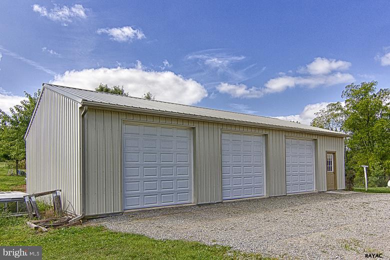 5565 Pine Road Thomasville, PA 17364 - Photo 6 of 23 Gallery Image 6