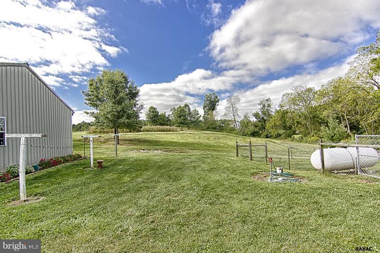 5565 Pine Road Thomasville, PA 17364 - Photo 9 of 23 Gallery Image 9