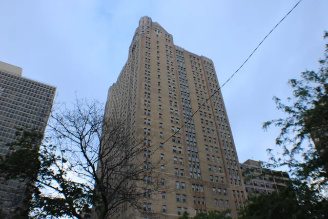 $329,900 | 5000 South East End Avenue, Unit 24A, Chicago, IL 60615