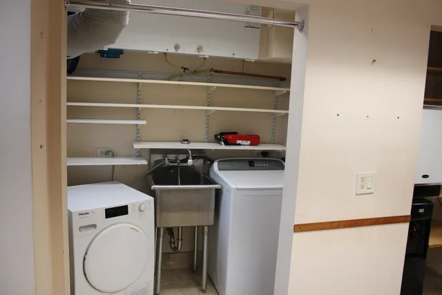 $329,900 | 5000 South East End Avenue, Unit 24A, Chicago, IL 60615