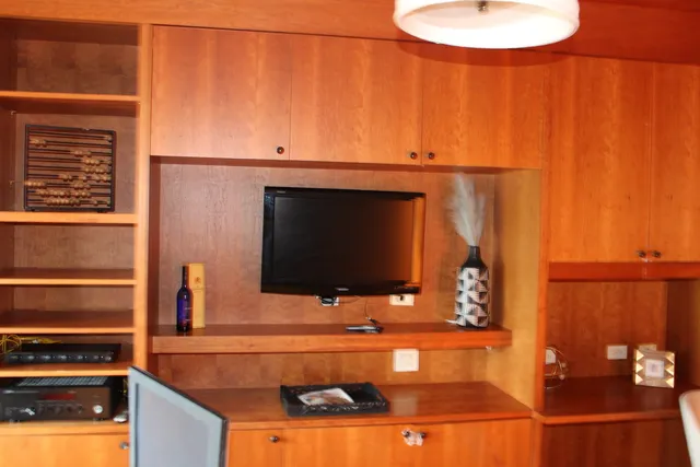 $329,900 | 5000 South East End Avenue, Unit 24A, Chicago, IL 60615