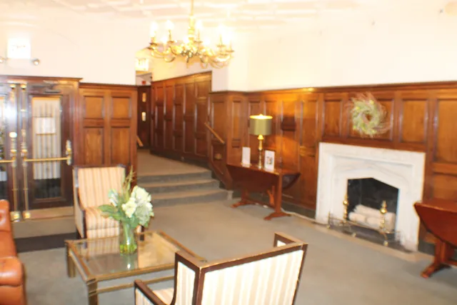 $329,900 | 5000 South East End Avenue, Unit 24A, Chicago, IL 60615